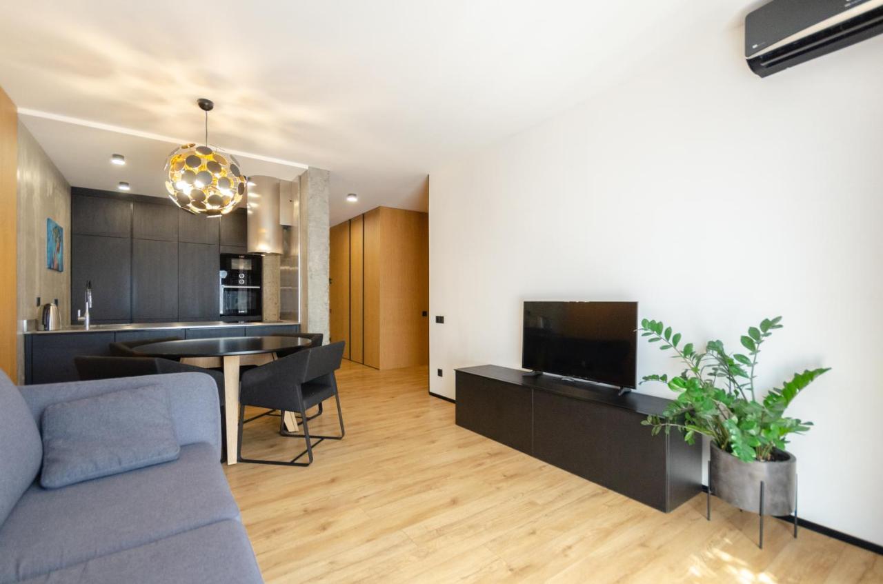 Petrovdom 23-173 In Stylish Apartments At Rc Kyiv Exterior photo